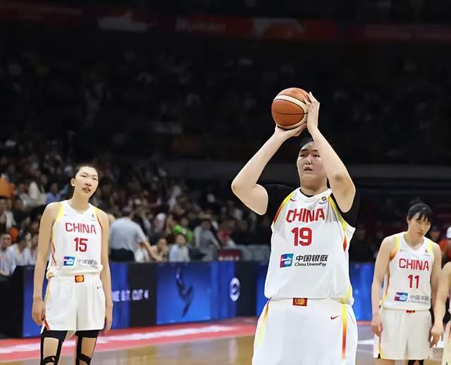 B体育app下载-8分钟11分5板！2.26米小姚明持续爆发 只有老帅能用好她？